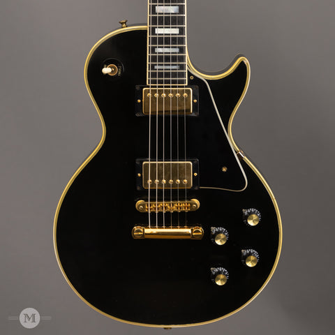 Gibson Guitars - 1972 Les Paul Custom - Used - Front Close