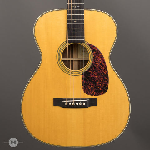 Martin Acoustic Guitars - 2004 000-28B Brazilian Rosewood - 'Norman Blake' - Front Close