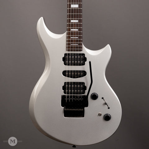 Tom Anderson Guitars - Direwolf - Inca Silver - Front Close