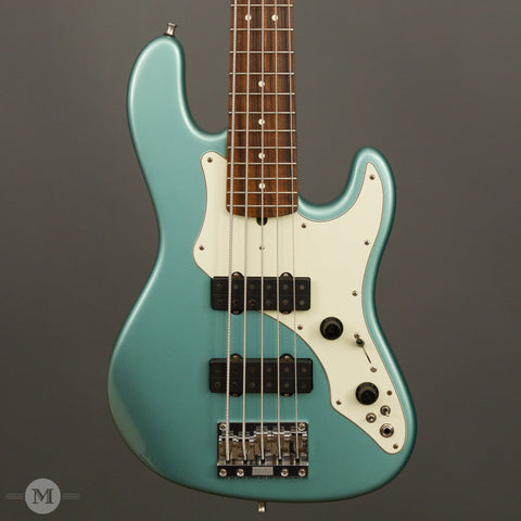 Fender Basses - 1997 Roscoe Beck V - Used - Front Close