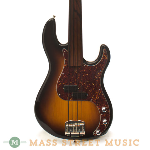 Celinder Classic 4 Fretless Bass - front close
