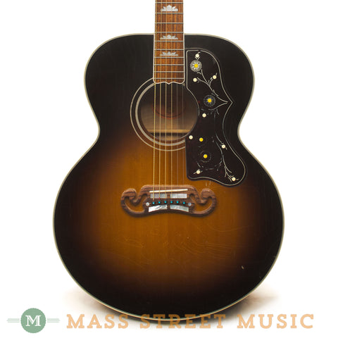 Gibson SJ-200 Acoustic Guitar - front close