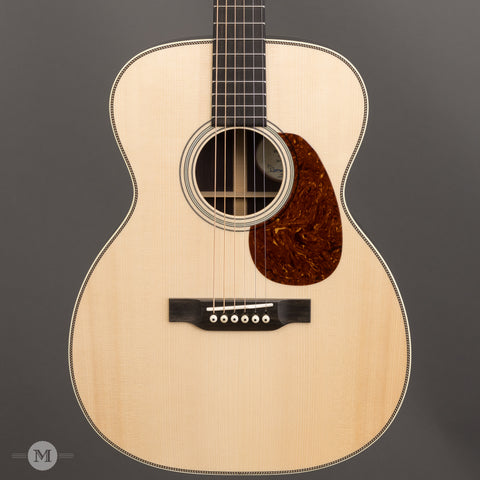 Bourgeois Acoustic Guitars - 00 Vintage/HS - Front Close