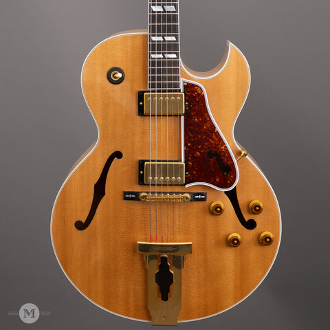 Gibson Guitars - 2001 L4Ces Historic - Hutchins - Used - Front Close