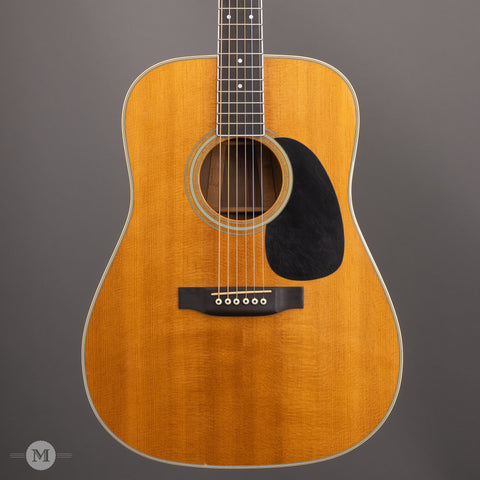 Martin Guitars - 1992 D-35 - Natural - Used - Front Close