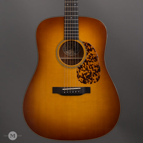 Collings Acoustic Guitars - 2003 - D1A Sunburst - Used - Front Close