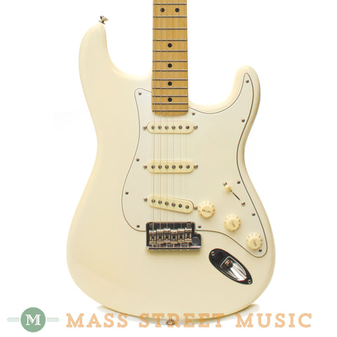Fender American Standard Strat 2014 Used Electric Guitar - front close