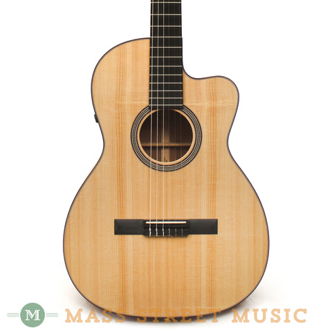 Martin 000C Nylon Acoustic Guitar - front close