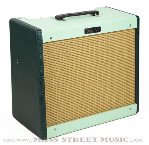 Fender Limited Ed. Blues Jr. III Combo amp - angle